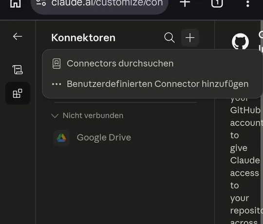 Claude-Konnektoren-Seite im Smartphone-Browser. Oben rechts ist das geöffnete Plus-Menü mit den Einträgen Connectors durchsuchen und Benutzerdefinierten Connector hinzufügen sichtbar.